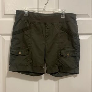 XCVI Clarissa short